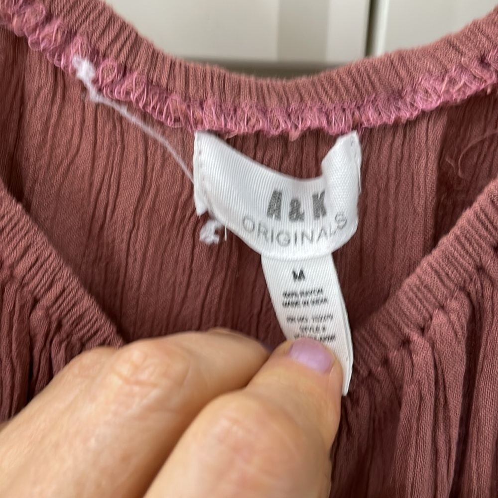 Cute flutter sleeve dusty, rose top - Picture 2 of 3